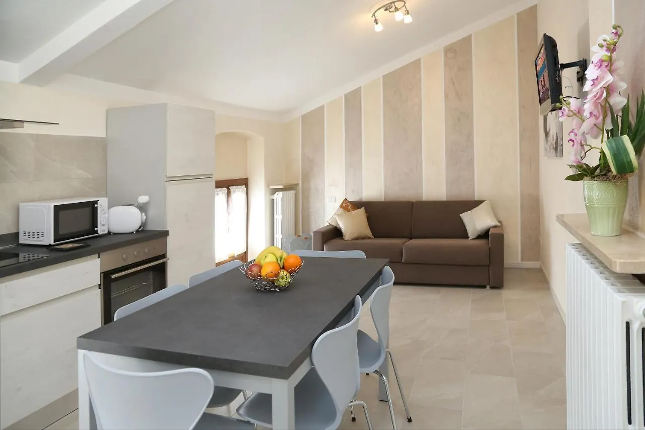 Flower Apartments Bardolino Italia