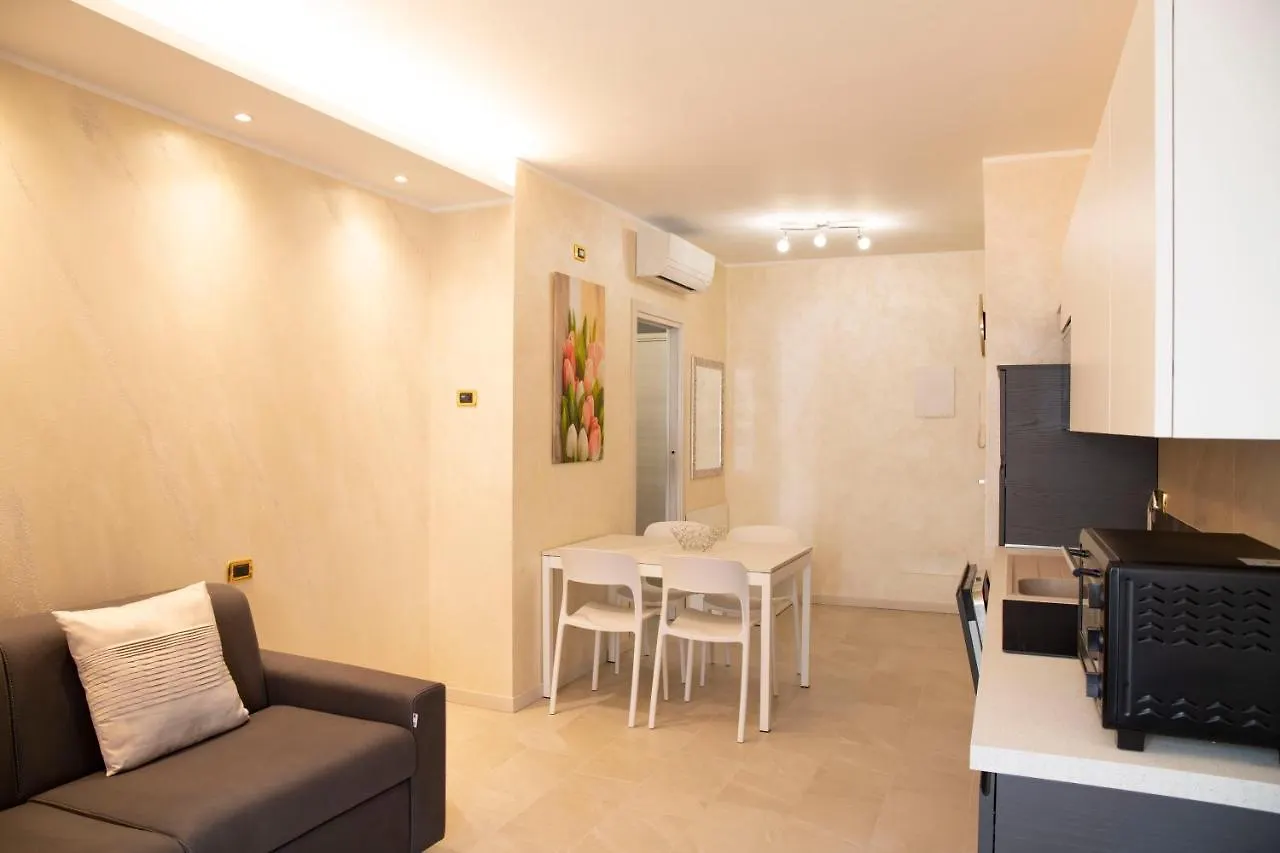 Flower Apartments Bardolino Italia