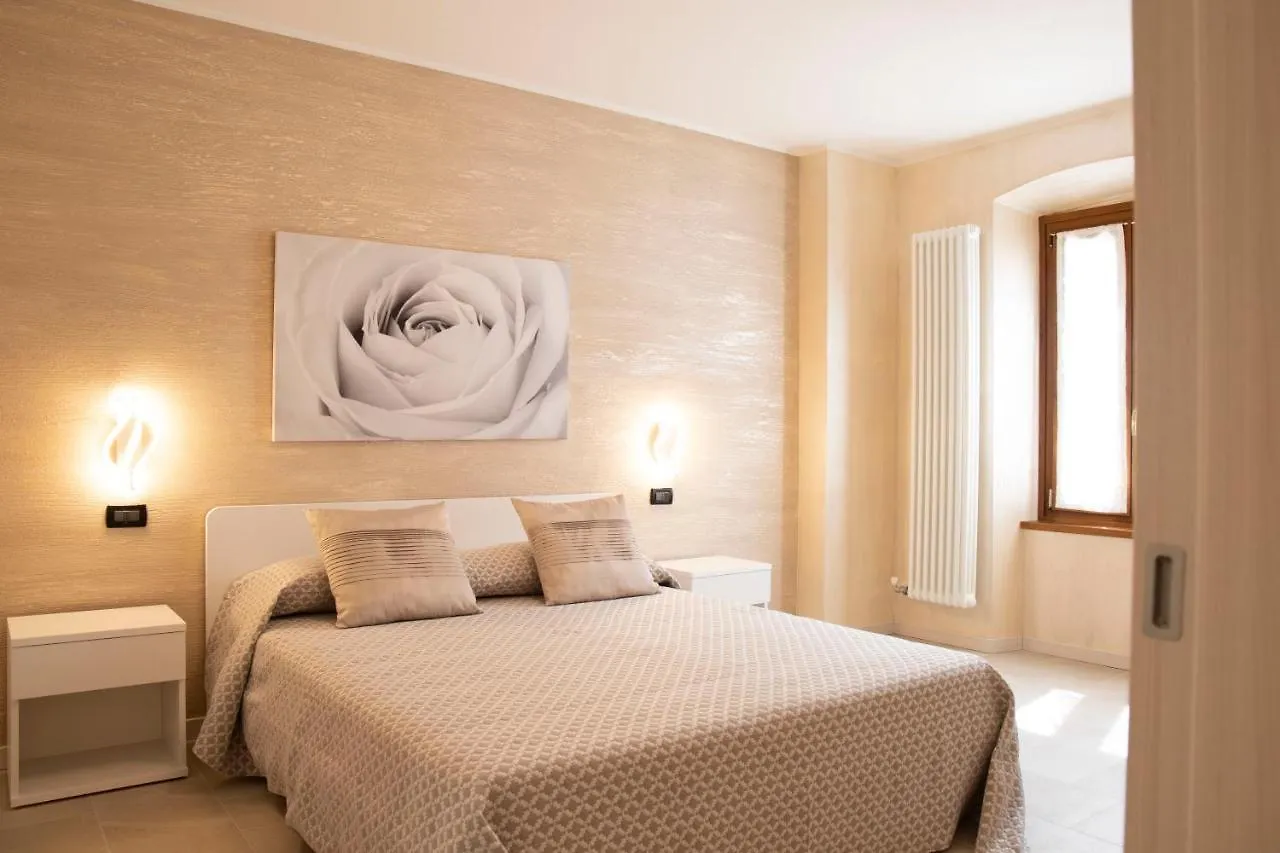 Flower Apartments Bardolino 0*,  Italia